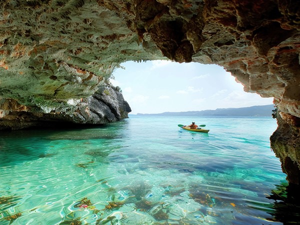 Half-day Emerald Cove kayak tour